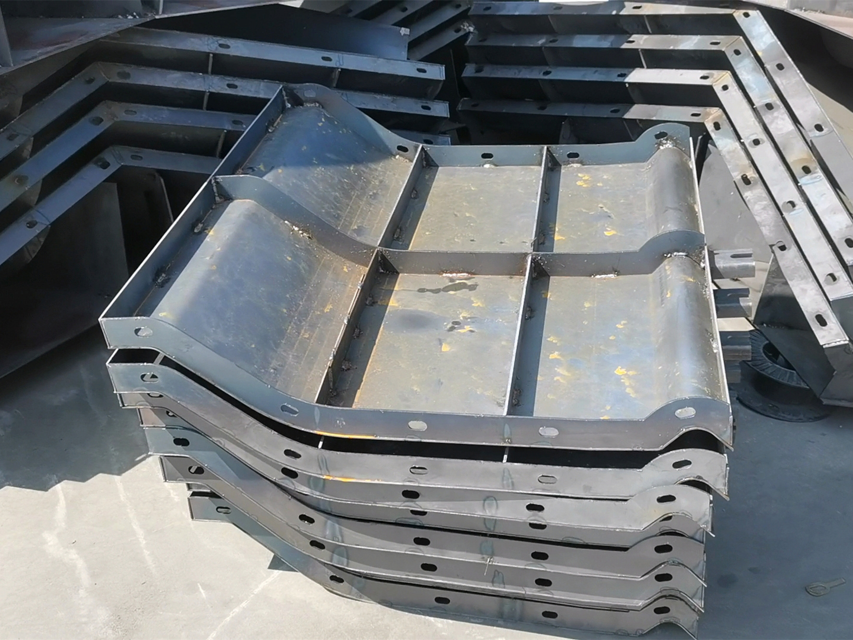 防撞墙模具